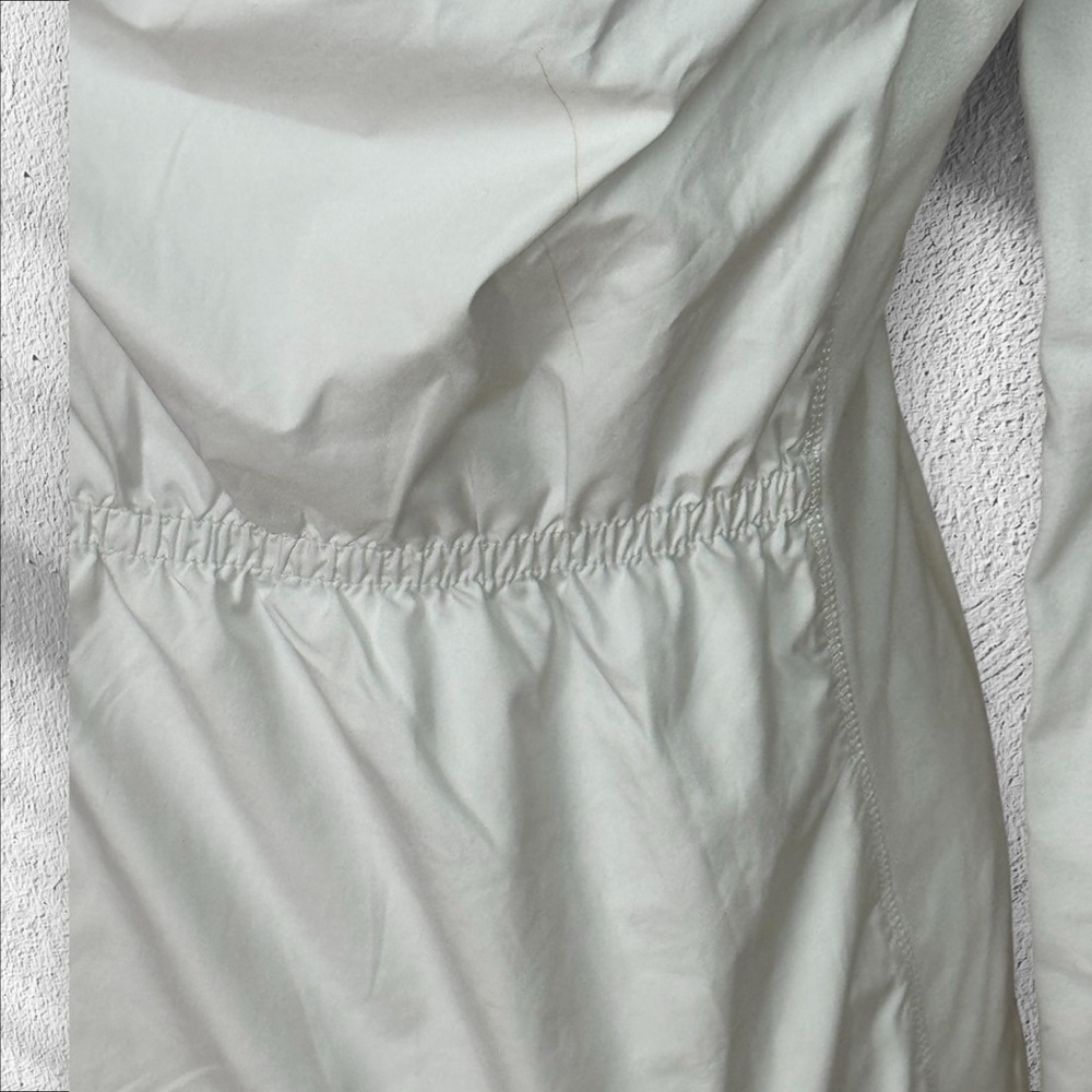 Lululemon Wind Runner Jacket with Hidden Hood /Size 4 - Picture 5 of 6